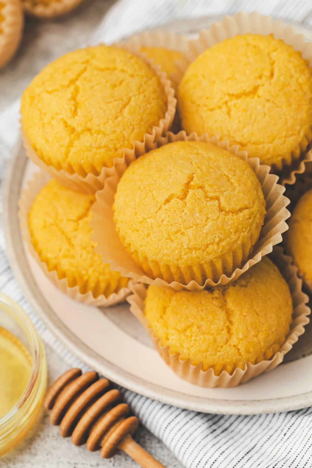 Honey Cornbread Muffins – I Heart Eating